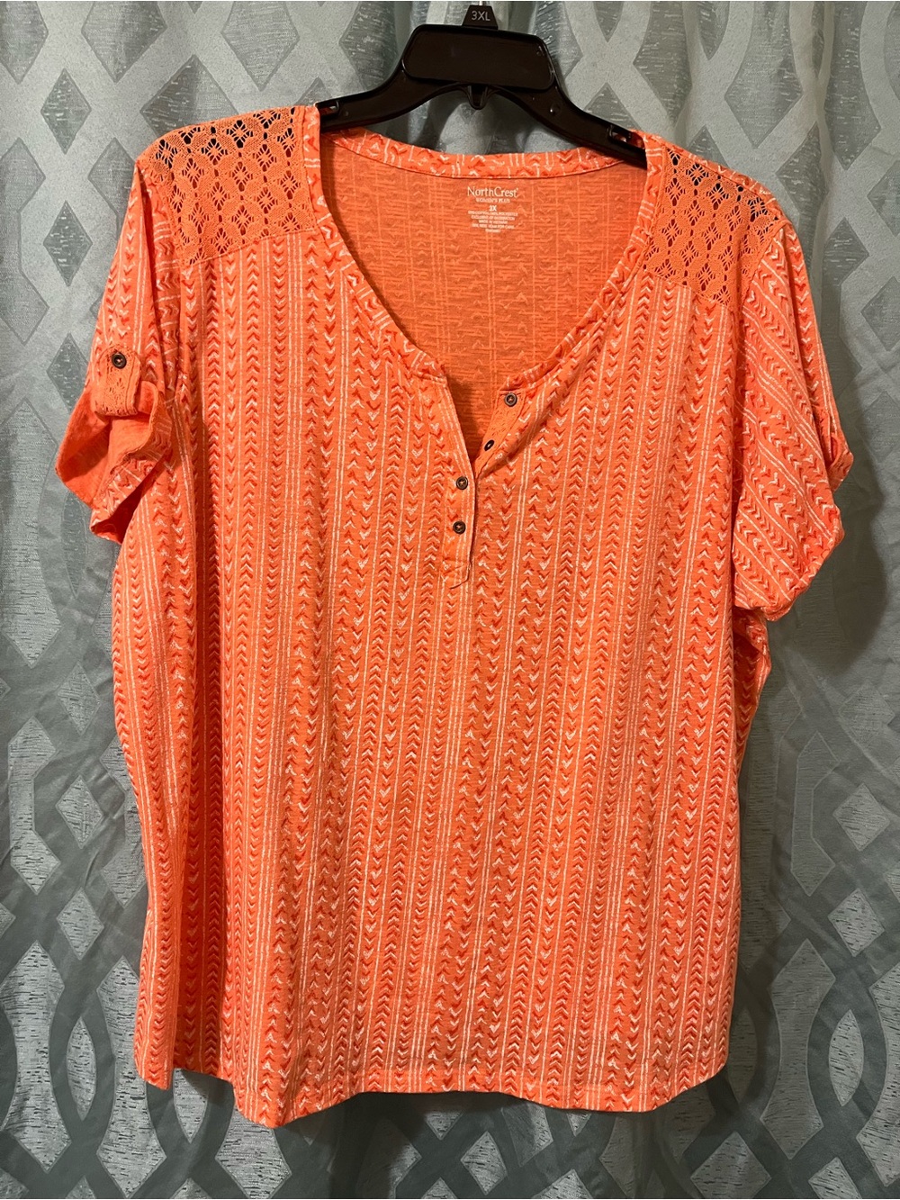NorthCrest Orange Women’s Size 3x Short sleeve shirt. Great condition